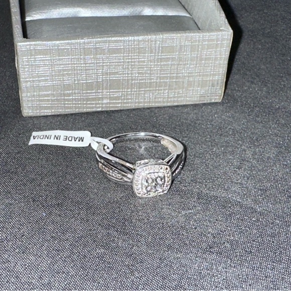 Zales sterling silver quad promise ring. NWT size 9 - Picture 5 of 9